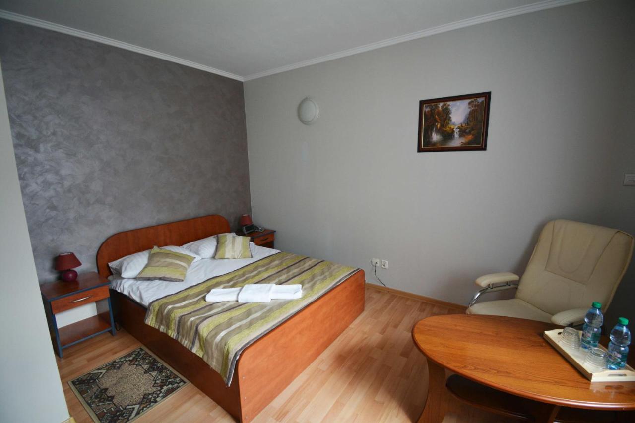 Hotel Awis Kutno Exterior foto